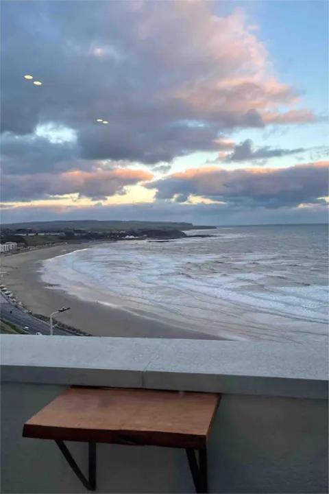 Spectacular 2 Bedroom Balcony Sea View Flat 斯卡伯勒 外观 照片