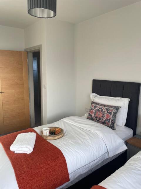 Spectacular 2 Bedroom Balcony Sea View Flat 斯卡伯勒 外观 照片