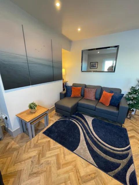 Spectacular 2 Bedroom Balcony Sea View Flat 斯卡伯勒 外观 照片