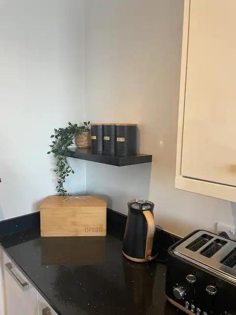Spectacular 2 Bedroom Balcony Sea View Flat 斯卡伯勒 外观 照片