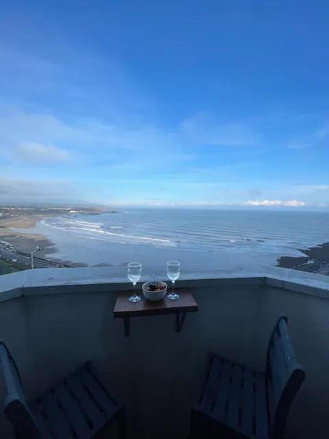 Spectacular 2 Bedroom Balcony Sea View Flat 斯卡伯勒 外观 照片